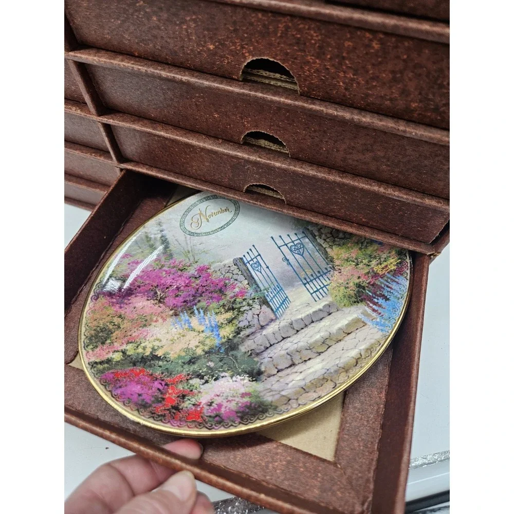 Thomas Kinkade Complete Perpetual‎ Wooden Calendar Set With Tiles&Monthly Plates
